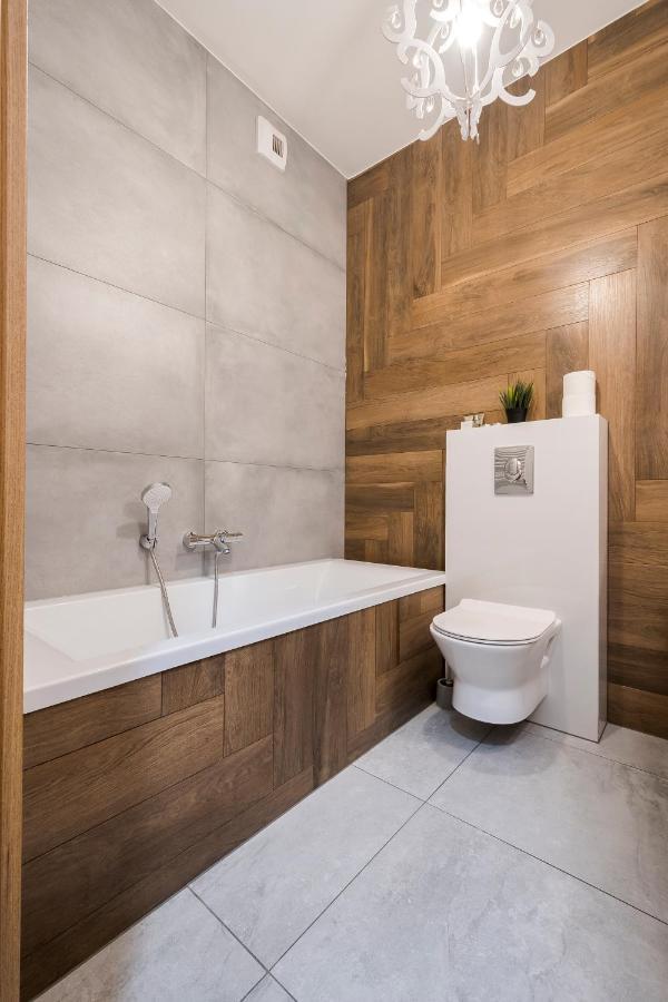 Apartament Z Ogrodkiem I Garazem 波兹南 外观 照片