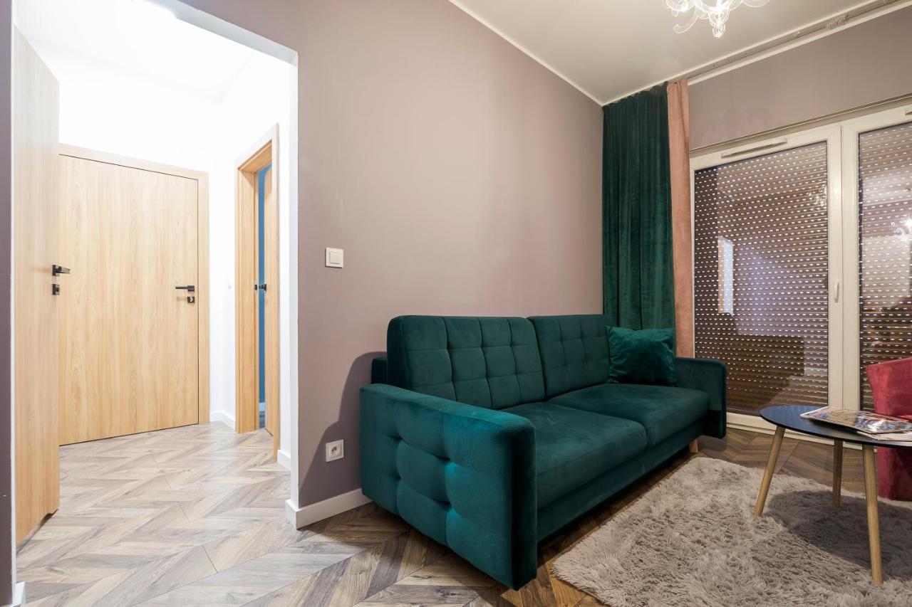 Apartament Z Ogrodkiem I Garazem 波兹南 外观 照片