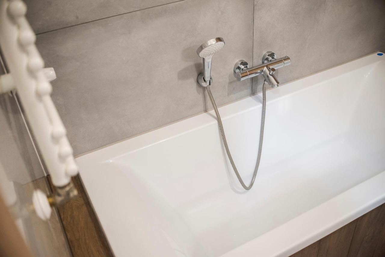 Apartament Z Ogrodkiem I Garazem 波兹南 外观 照片