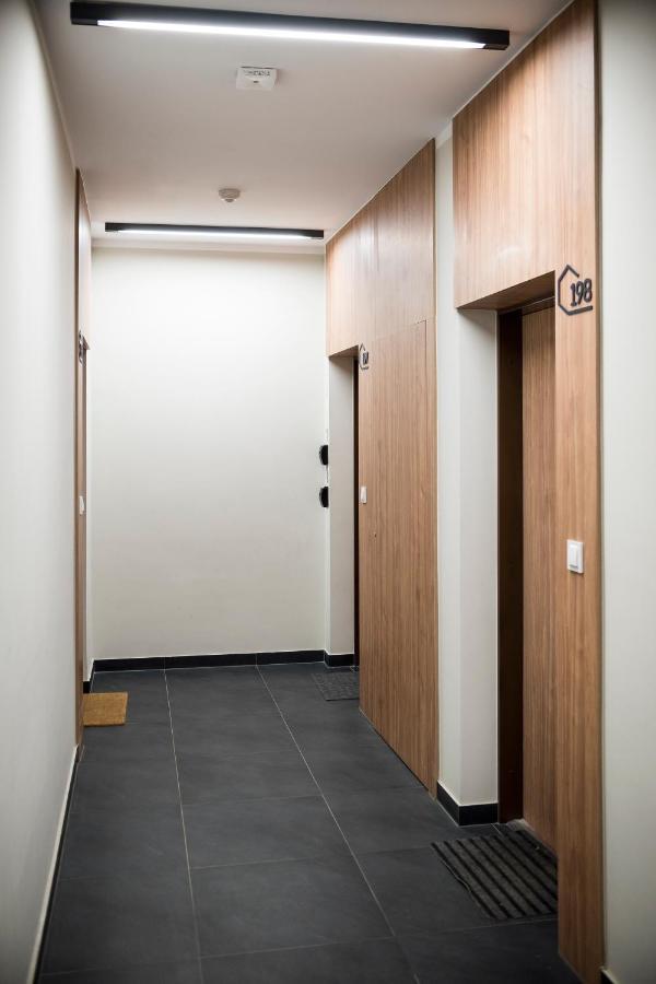 Apartament Z Ogrodkiem I Garazem 波兹南 外观 照片