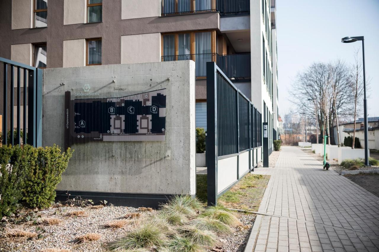 Apartament Z Ogrodkiem I Garazem 波兹南 外观 照片