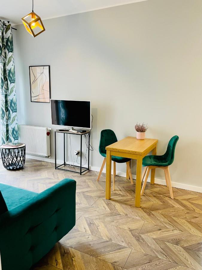 Apartament Z Ogrodkiem I Garazem 波兹南 外观 照片