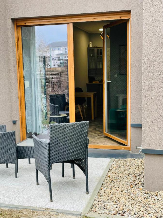 Apartament Z Ogrodkiem I Garazem 波兹南 外观 照片