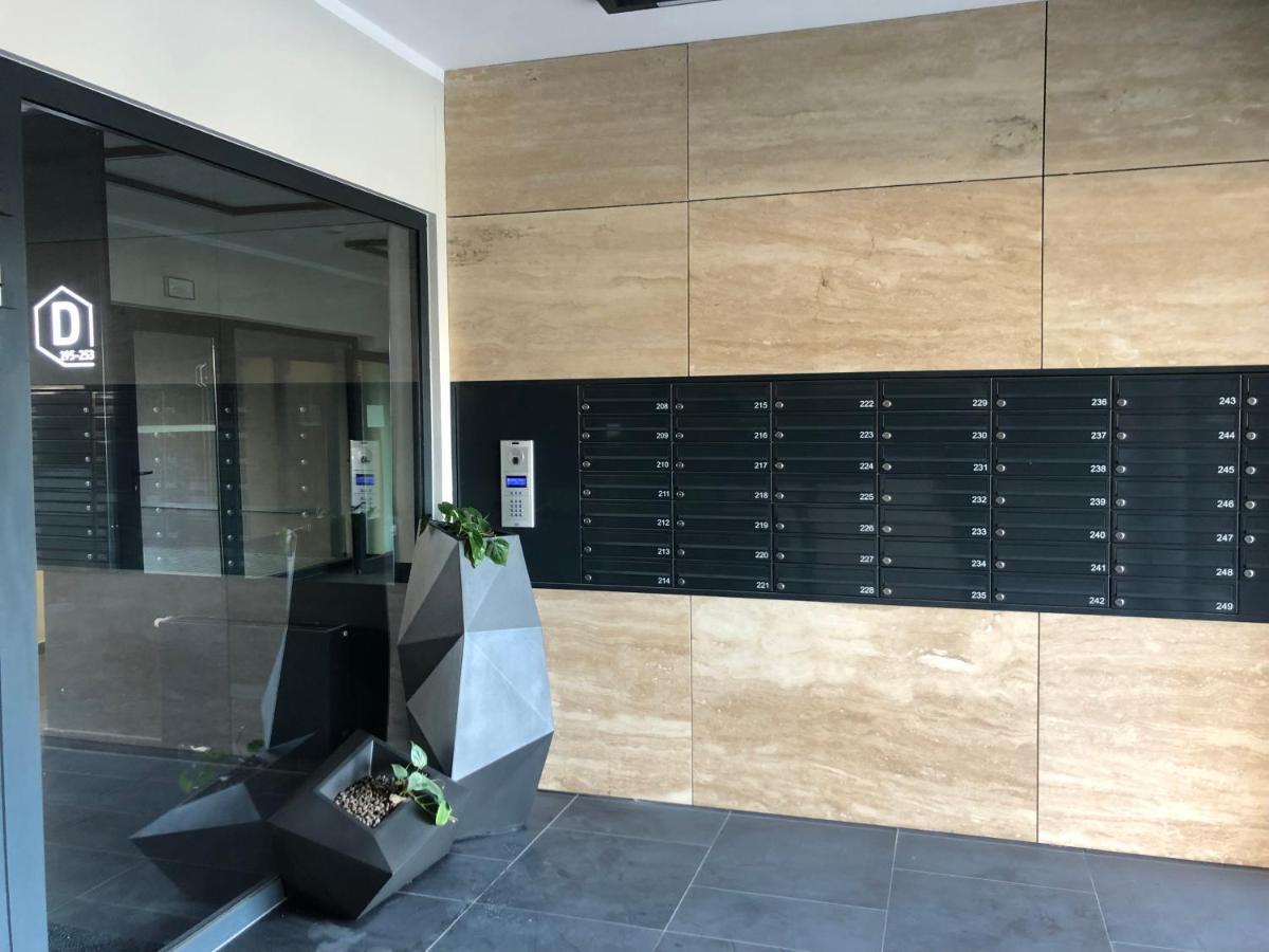 Apartament Z Ogrodkiem I Garazem 波兹南 外观 照片